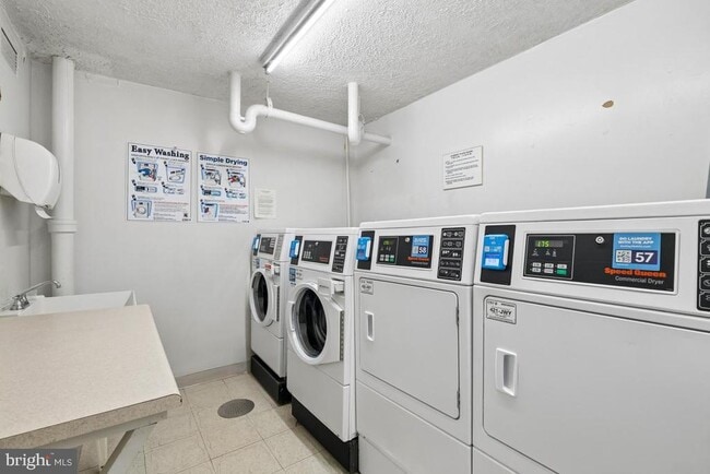 Building Photo - 4501 Arlington Blvd