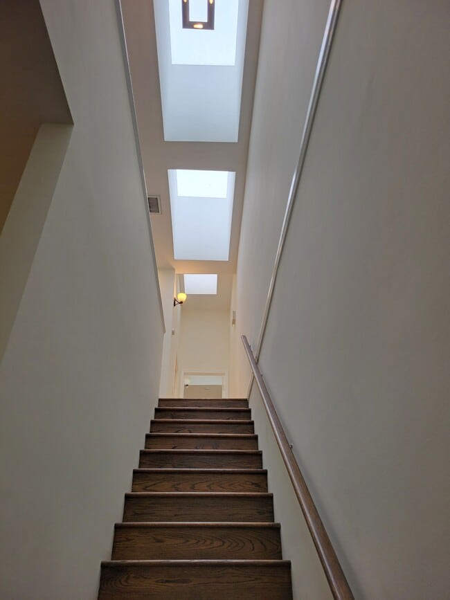 Building Photo - 255 10th St NE