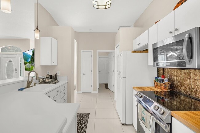 Building Photo - 308 A St