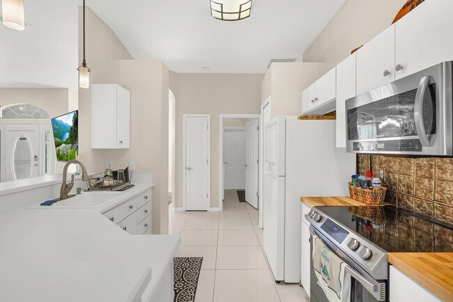 Building Photo - 308 A St