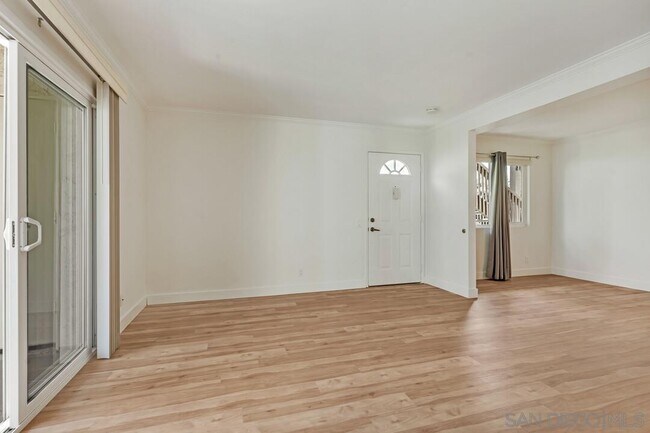 Building Photo - 8521 Villa La Jolla Dr