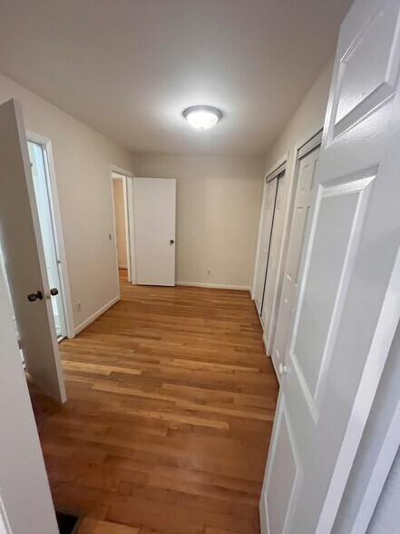 Sitting/office area and closet off master bedroom. - 1405 Southland Vista Ct NE