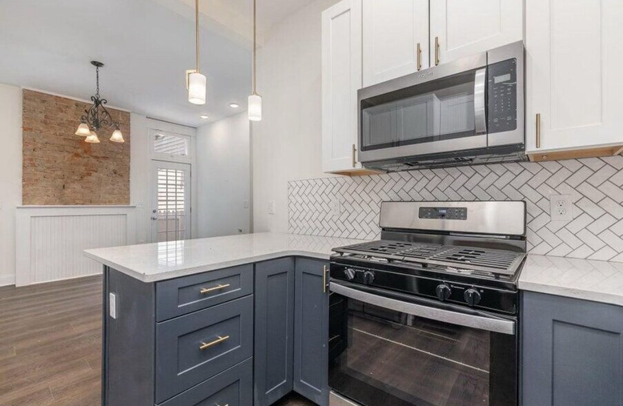 Kitchen - 1517 Garrard St