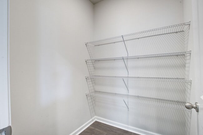 Building Photo - 104 Sunray Ln