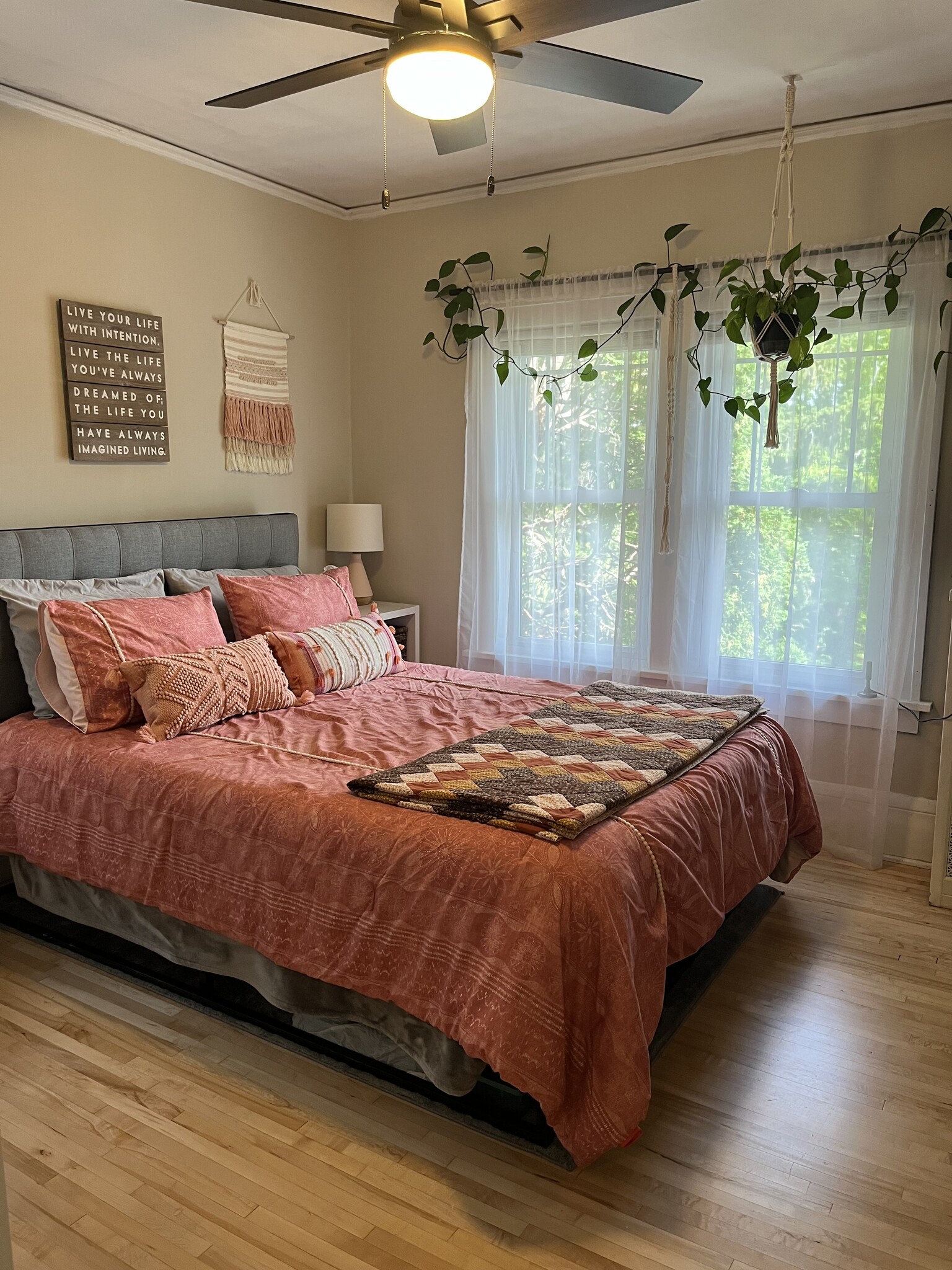 Building Photo - 4732 Harriet Ave