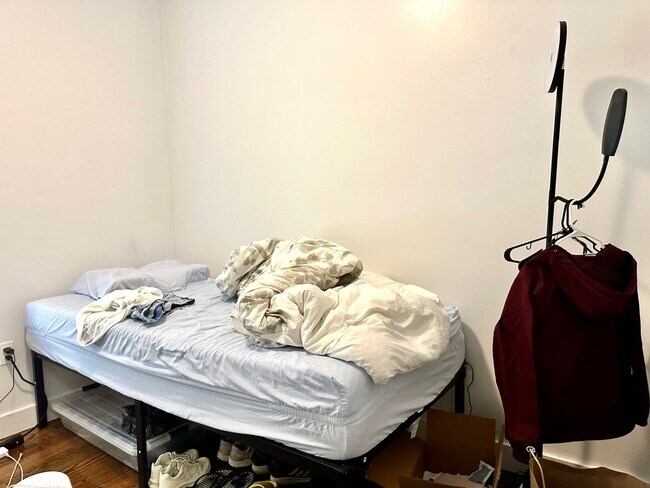 Building Photo - 19 Marney St