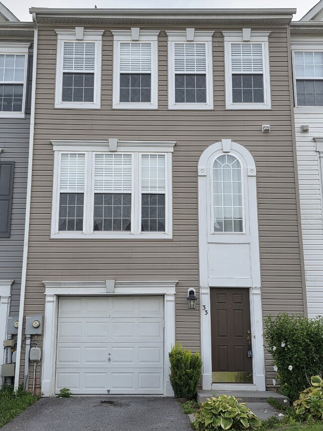 Building Photo - 33 Scholarship Ln