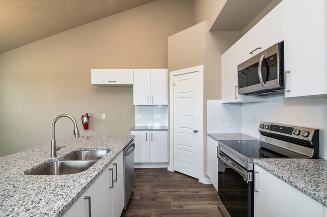 Building Photo - AVAILABLE NOW! GORGEOUS 3 BEDROOM FOUR PLEX LOCATED IN MIDLOTHIAN ISD!