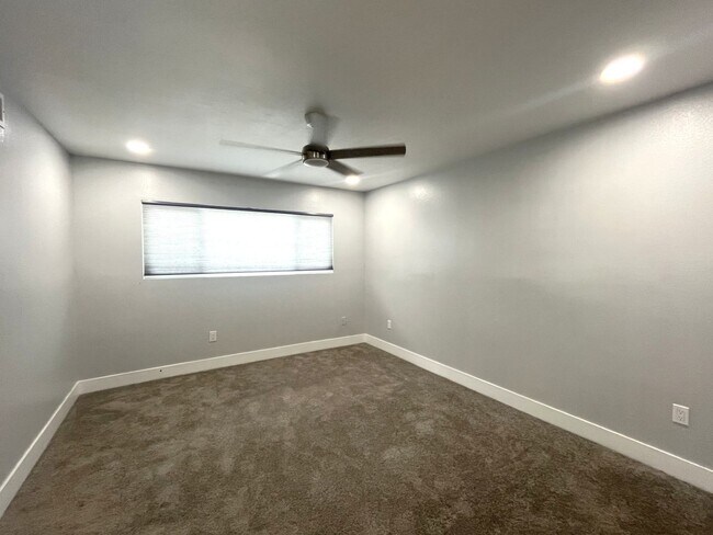 Building Photo - 1708 E Fairfield Ct
