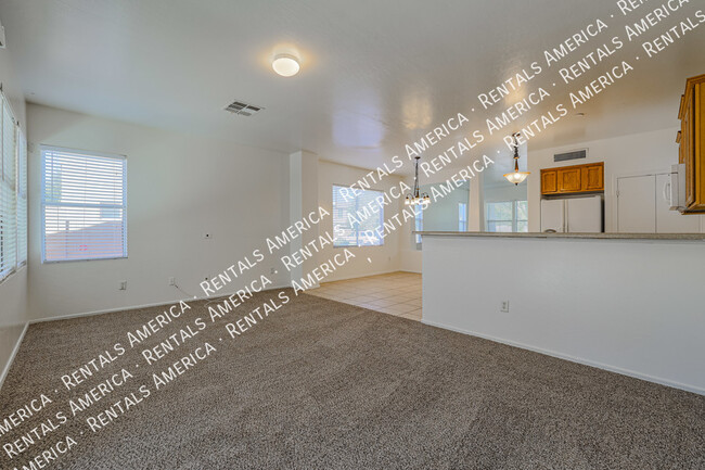 Building Photo - 4005 W Park St