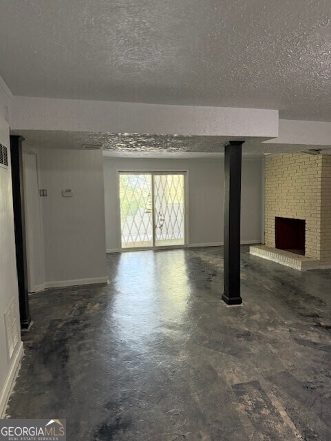 Building Photo - 4405 Bakers Ferry Rd SW