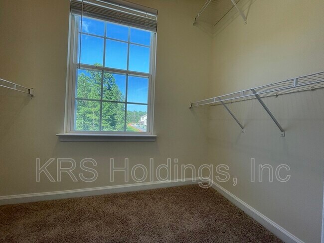 Building Photo - 1611 Independence Blvd