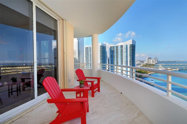 Building Photo - 888 Brickell Key Dr