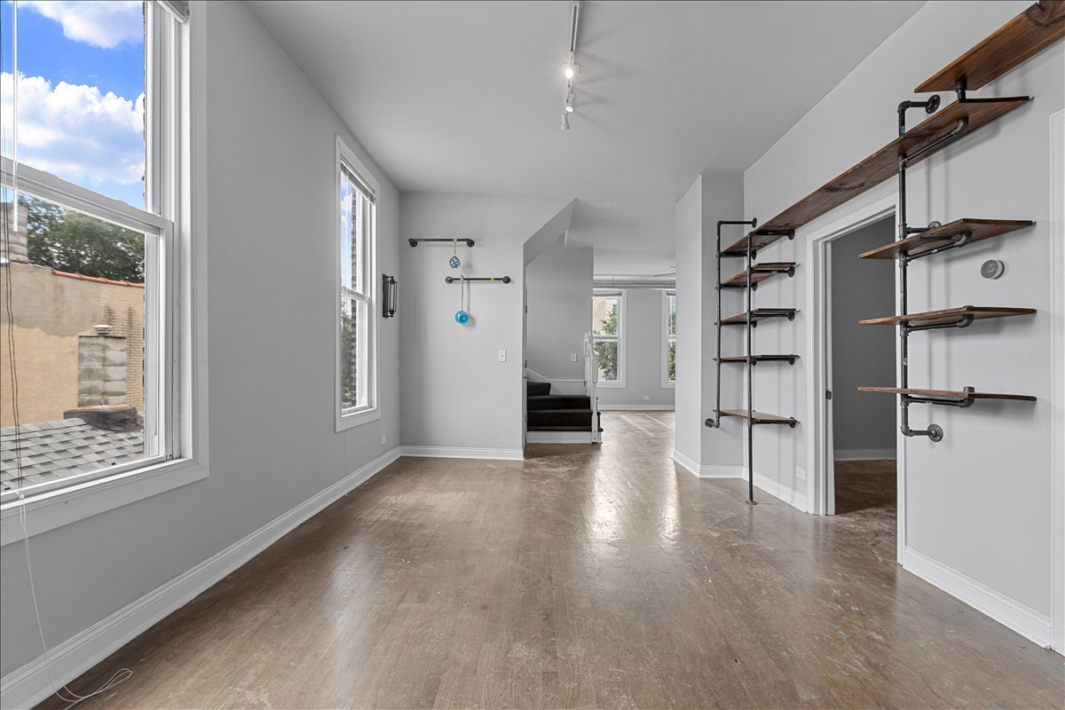 Building Photo - 1752 W 21st Pl