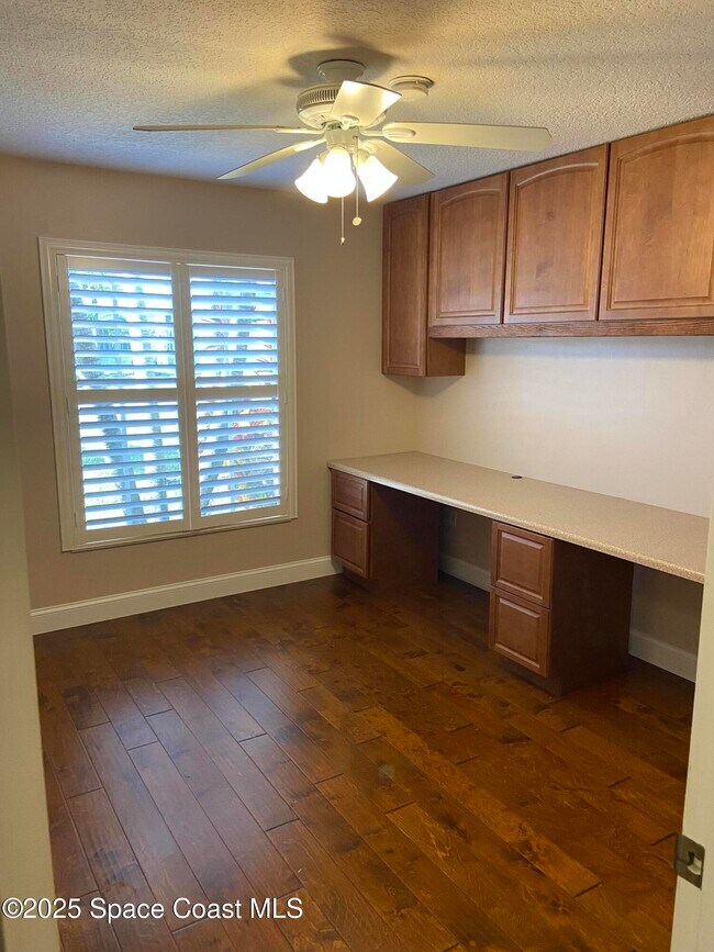 Building Photo - 1847 Abbeyridge Dr