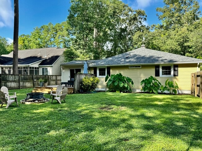 Building Photo - 3-Bedroom Ranch Ready On 12-01-25! 1/2 Acr...