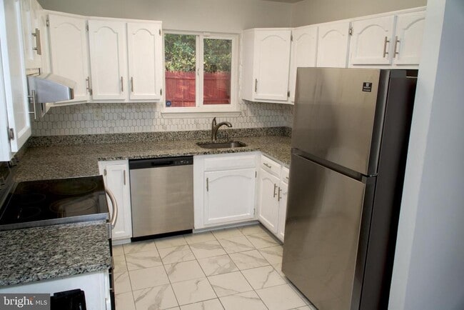 Building Photo - 7710 Merrick Ln