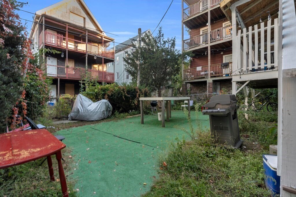 Building Photo - 160 Saint Alphonsus St