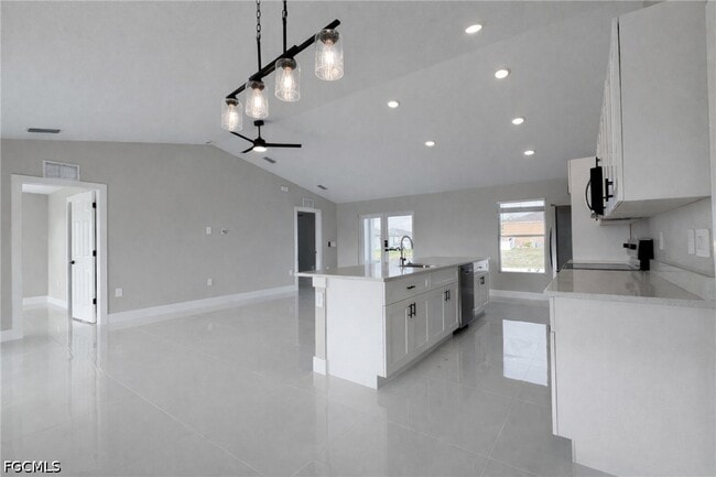 Building Photo - 111 NW 19th Pl