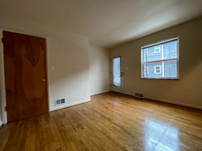 Building Photo - 1500 King Ave