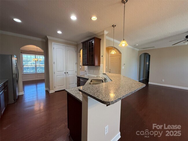 Building Photo - 109 Community Park Ln