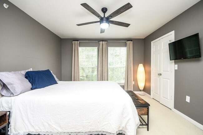 Building Photo - 2332 Winrock Blvd