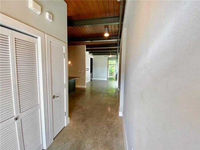 Building Photo - 2205 N Lamar Blvd