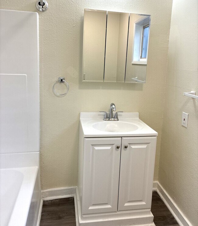 Building Photo - KIL-2121-2125