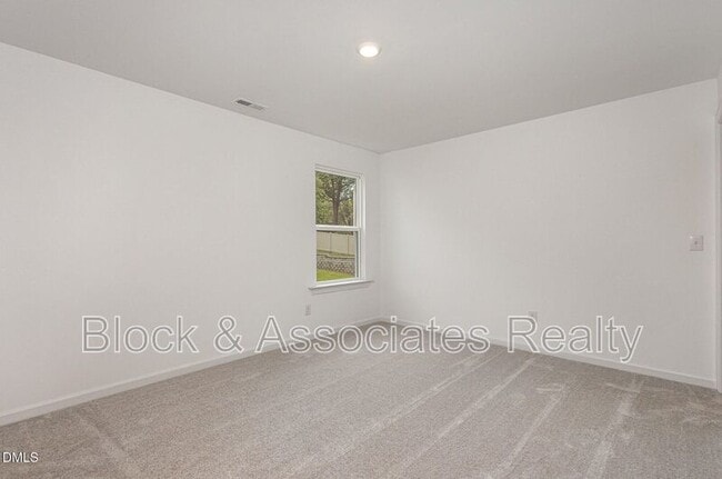 Building Photo - 153 Hickory Grv Dr