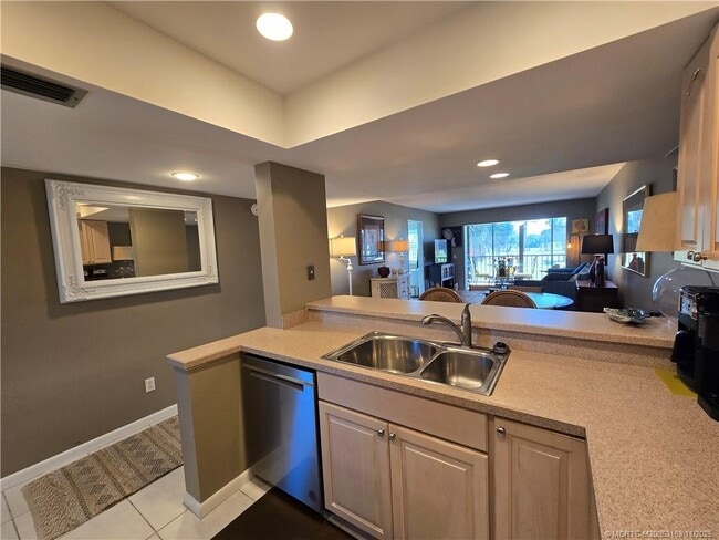 Building Photo - 5564 NE Gulfstream Way