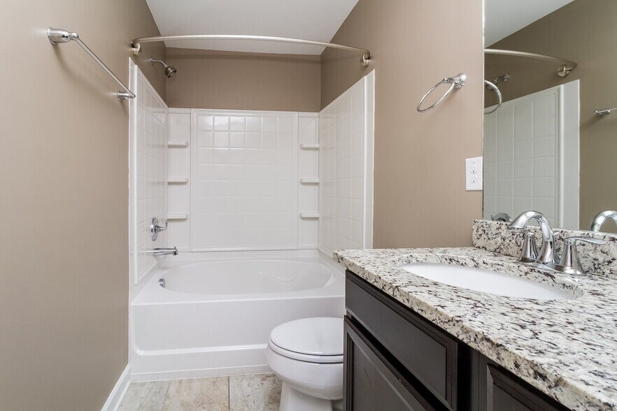 Building Photo - 2232 Dale View Dr