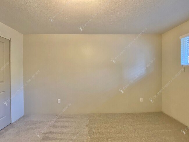 Building Photo - Mid-Century Modern Courtyard Gem in the Old Farm District