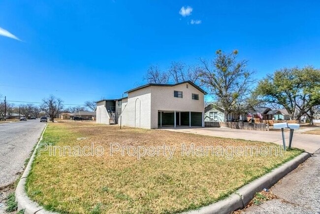 Building Photo - 1429 Austin St