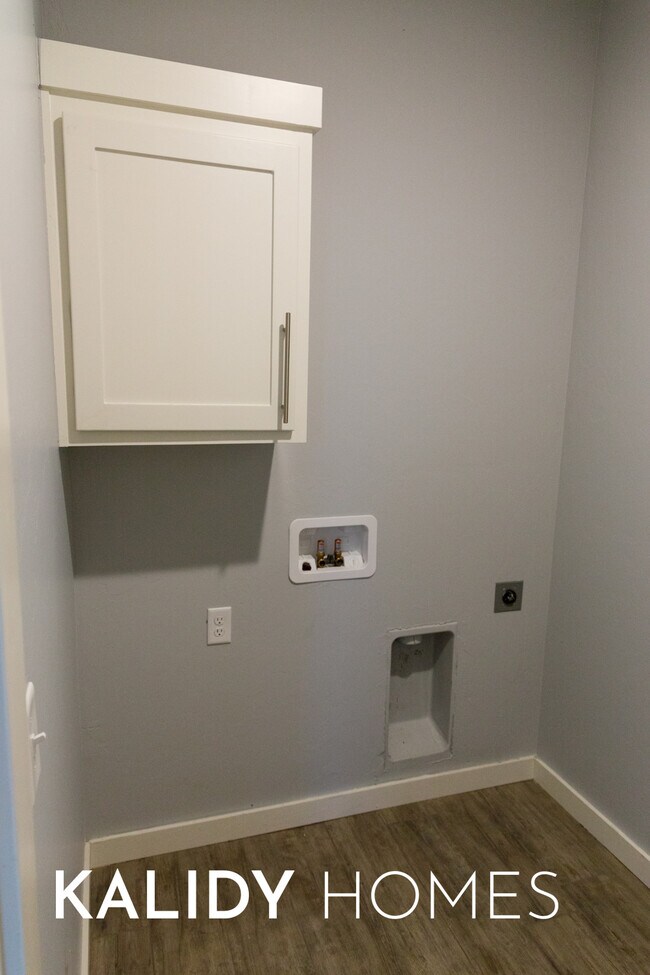 Building Photo - 306 Kirks Holw