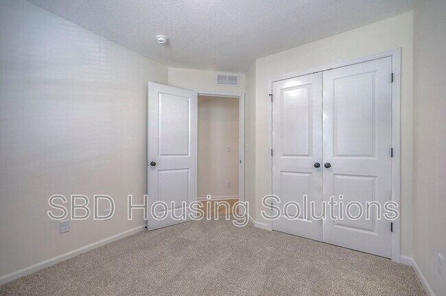 Building Photo - 9021 E 85th Pl