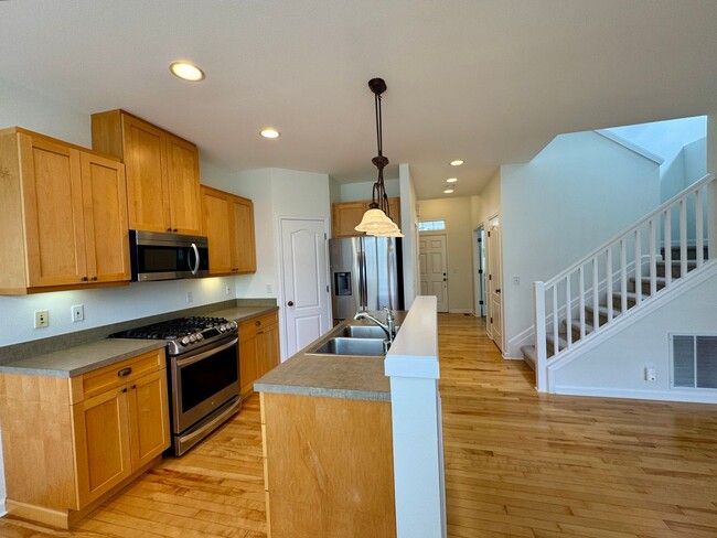 Building Photo - Desirable Poulsbo Place cottage...now avai...