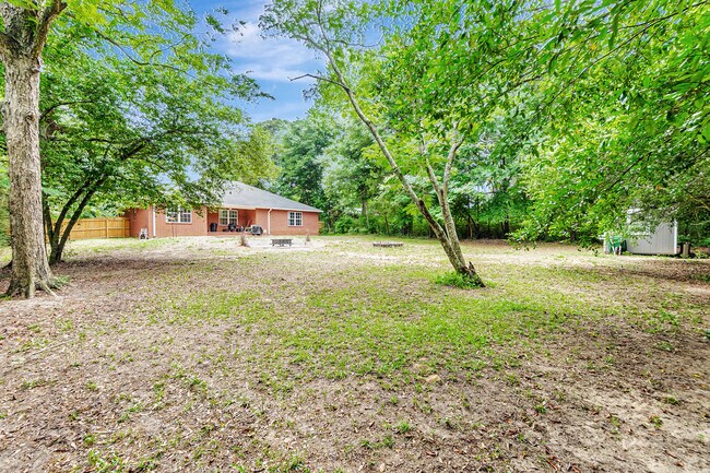 Building Photo - 121 Hillwood Dr