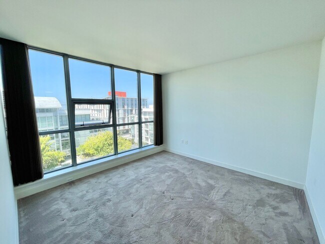 Building Photo - Luxurious Condo at Madrone w/Bay, City Views, Balcony, Pool, Parking - A Must See - PROGRESSIVE