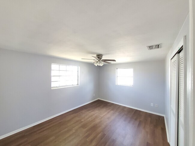 Building Photo - 3330 Rosefield Dr