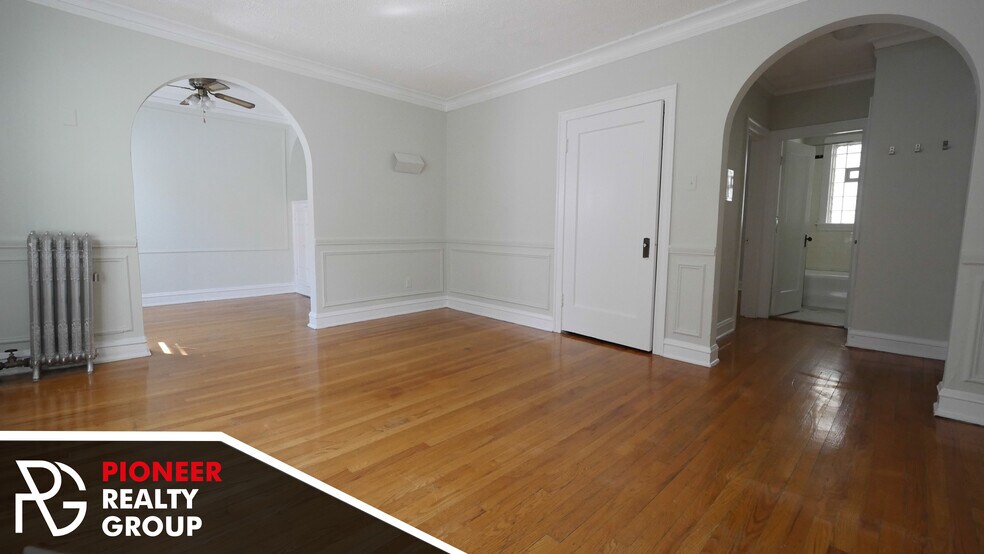 Primary Photo - 546 W Surf St