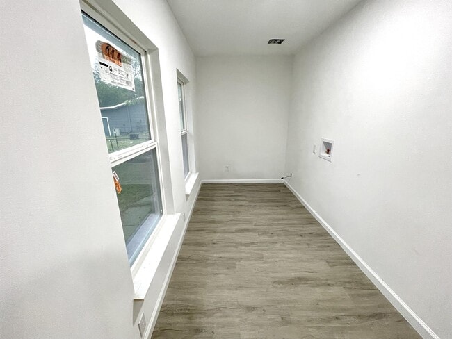Building Photo - 319 Woodard Ave