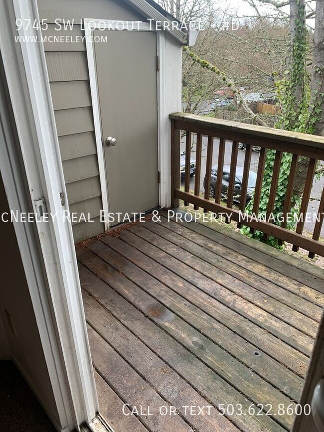 Building Photo - Upper Unit, Two Bedroom with Remodeled kit...