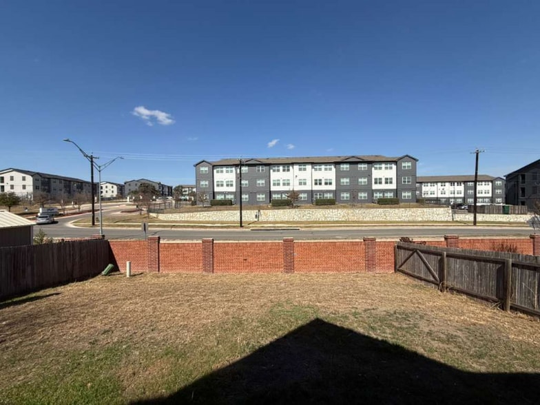 Building Photo - 9339 Mimosa Manor