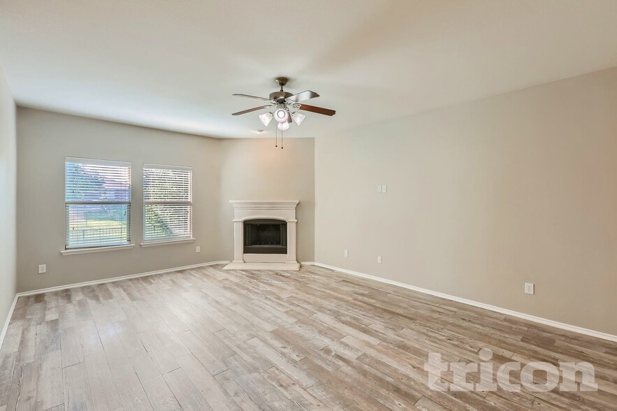 Building Photo - 1030 Barrington Dr