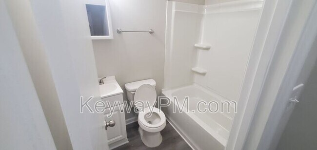 Building Photo - 1120 Dodge Ln