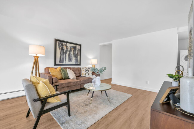 Building Photo - 1070 E 300 S