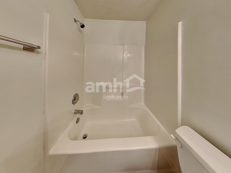 Building Photo - 3100 Marcony Way