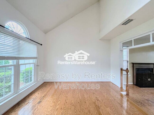 Building Photo - 601 Whisper Walk