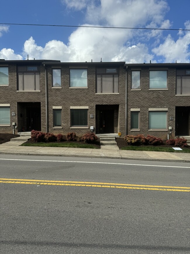 Primary Photo - 600 Garfield St