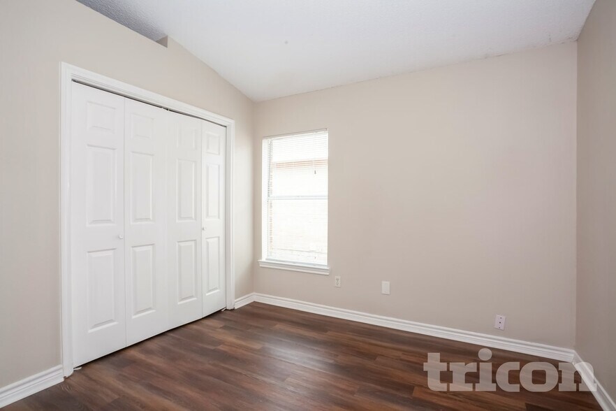 Building Photo - 3110 Boynton Dr